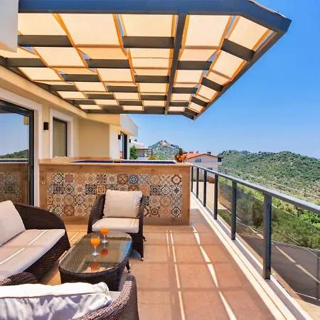 6 Bedroom With Seaviews - 5 Min Drive To The Town Villa