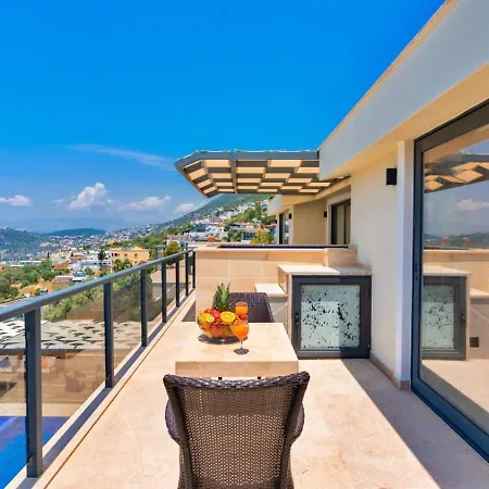 6 Bedroom With Seaviews - 5 Min Drive To The Town