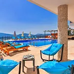 6 Bedroom With Seaviews - 5 Min Drive To The Town