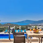 6 Bedroom With Seaviews - 5 Min Drive To The Town