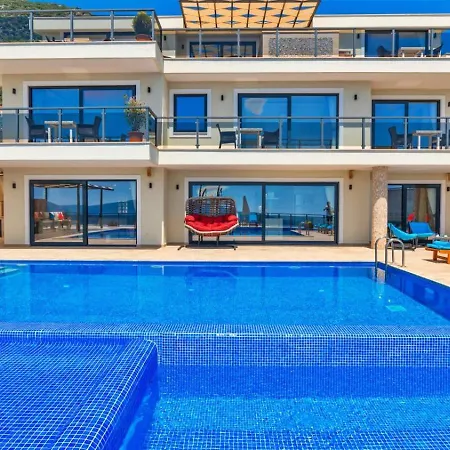 6 Bedroom With Seaviews - 5 Min Drive To The Town