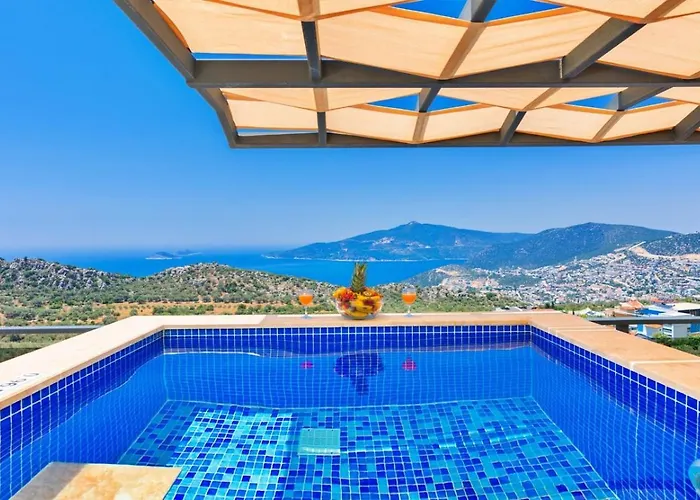 6 Bedroom With Seaviews - 5 Min Drive To The Town