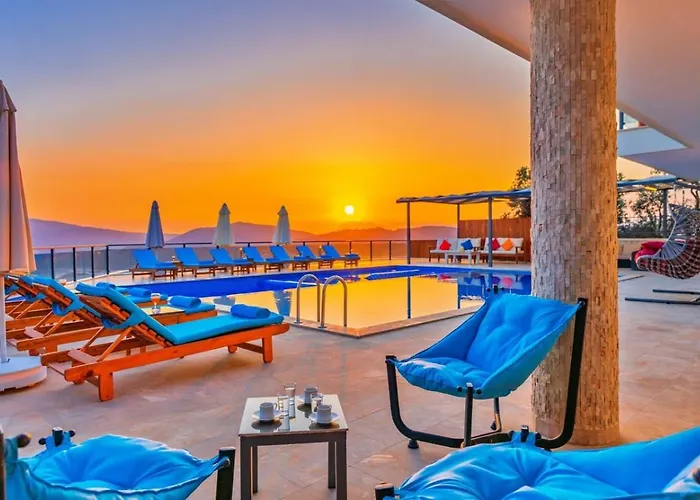 6 Bedroom With Seaviews - 5 Min Drive To The Town