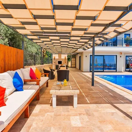 6 Bedroom With Seaviews - 5 Min Drive To The Town Villa