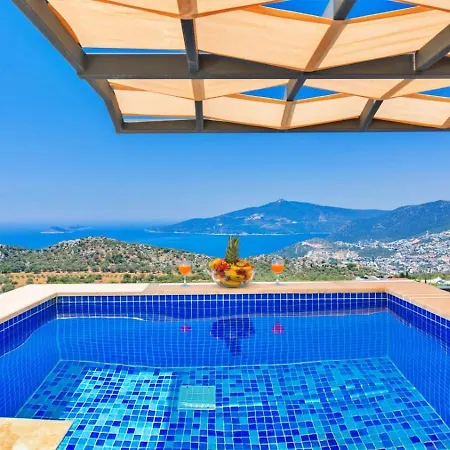 6 Bedroom With Seaviews - 5 Min Drive To The Town